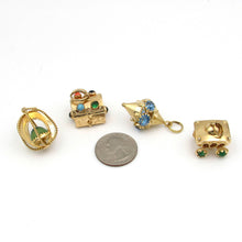 Load image into Gallery viewer, Vintage Italian 18K Yellow Gold Gemstone CARRIAGE Charm Pendant
