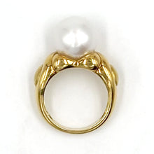 Load image into Gallery viewer, Estate Contemporary 18k Yellow Gold 13mm South Sea Pearl Ring
