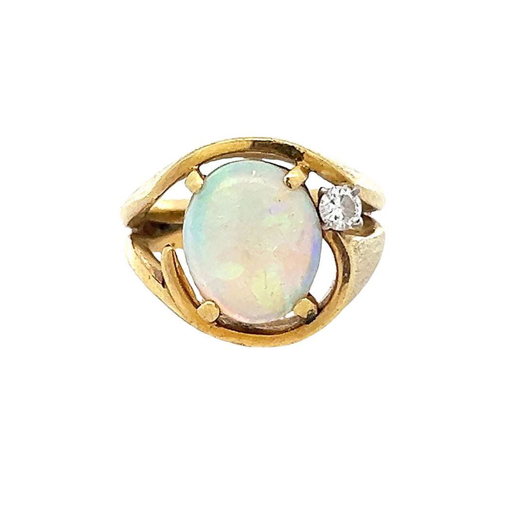 18K Yellow Gold Opal & Diamond Ring size 6.5