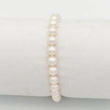 Load image into Gallery viewer, Mikimoto 18k Yellow Gold Pearl Bracelet
